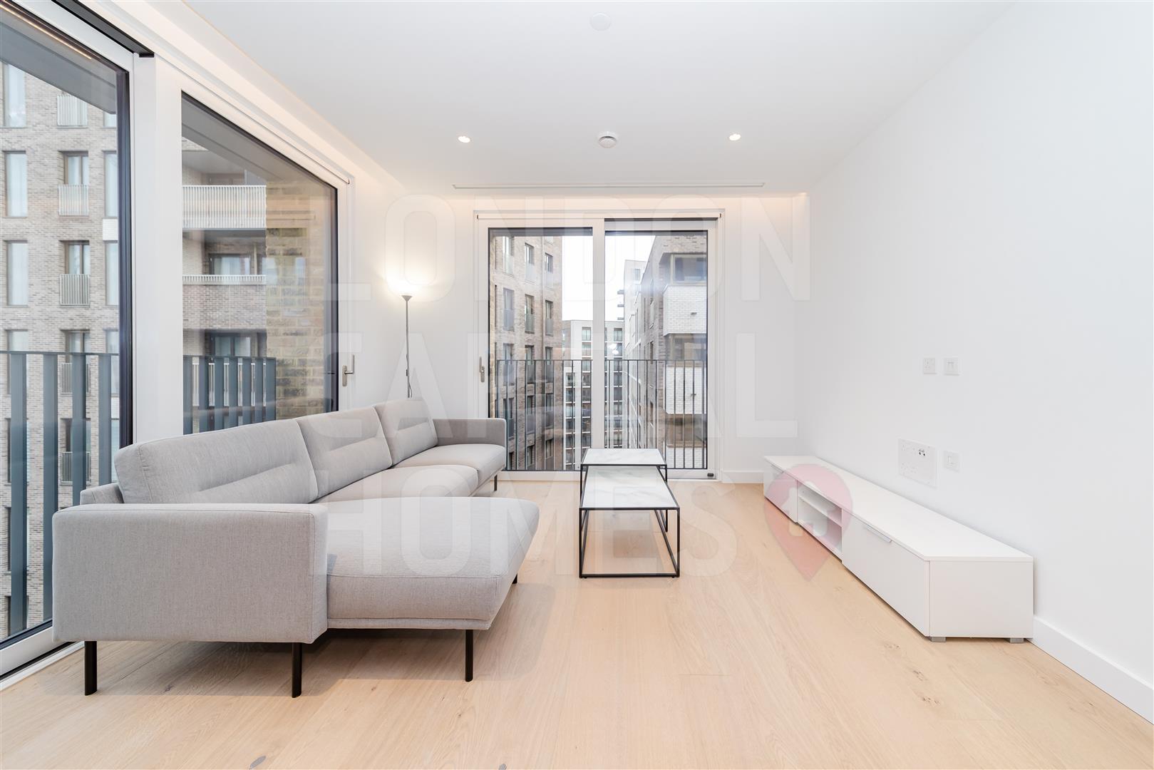 2 bed property in Signature House, 4 Jubilee Walk, London
